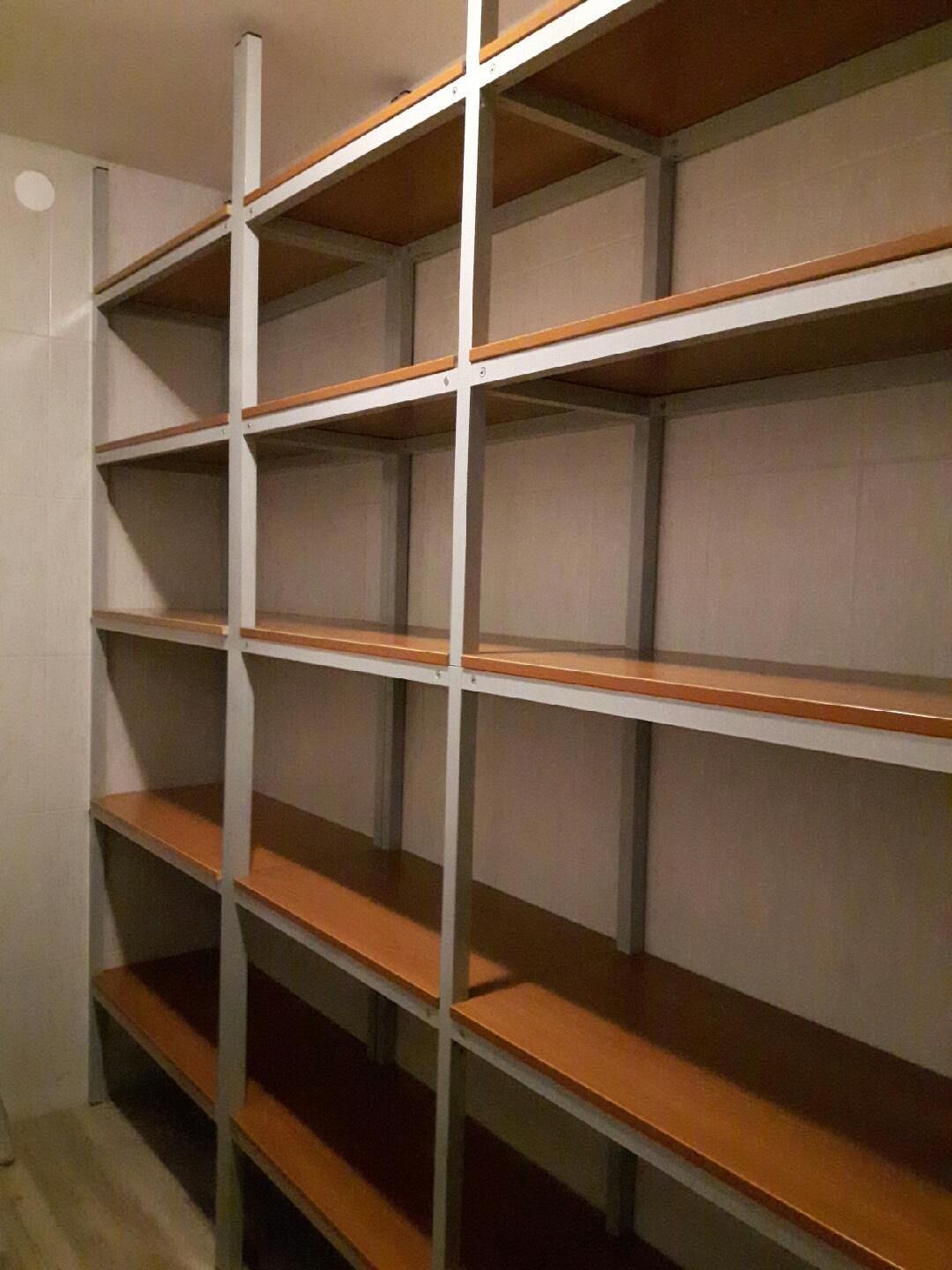 UVE polica z deskami